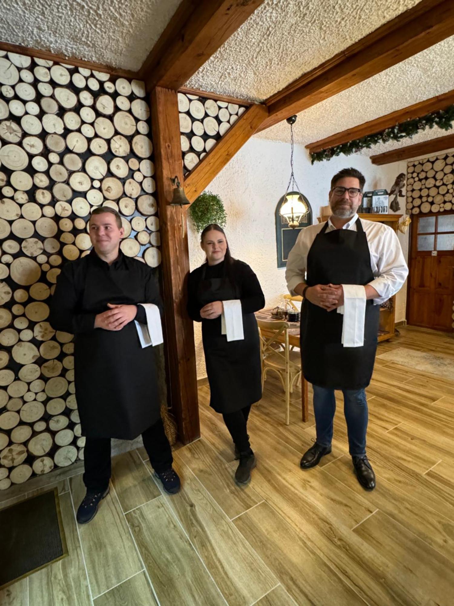 Pension & Restaurant Krakonos ฮาร์ราคอฟ ภายนอก รูปภาพ