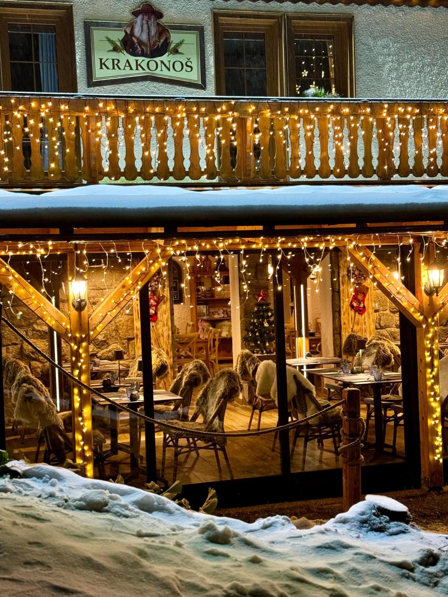 Pension & Restaurant Krakonos ฮาร์ราคอฟ ภายนอก รูปภาพ
