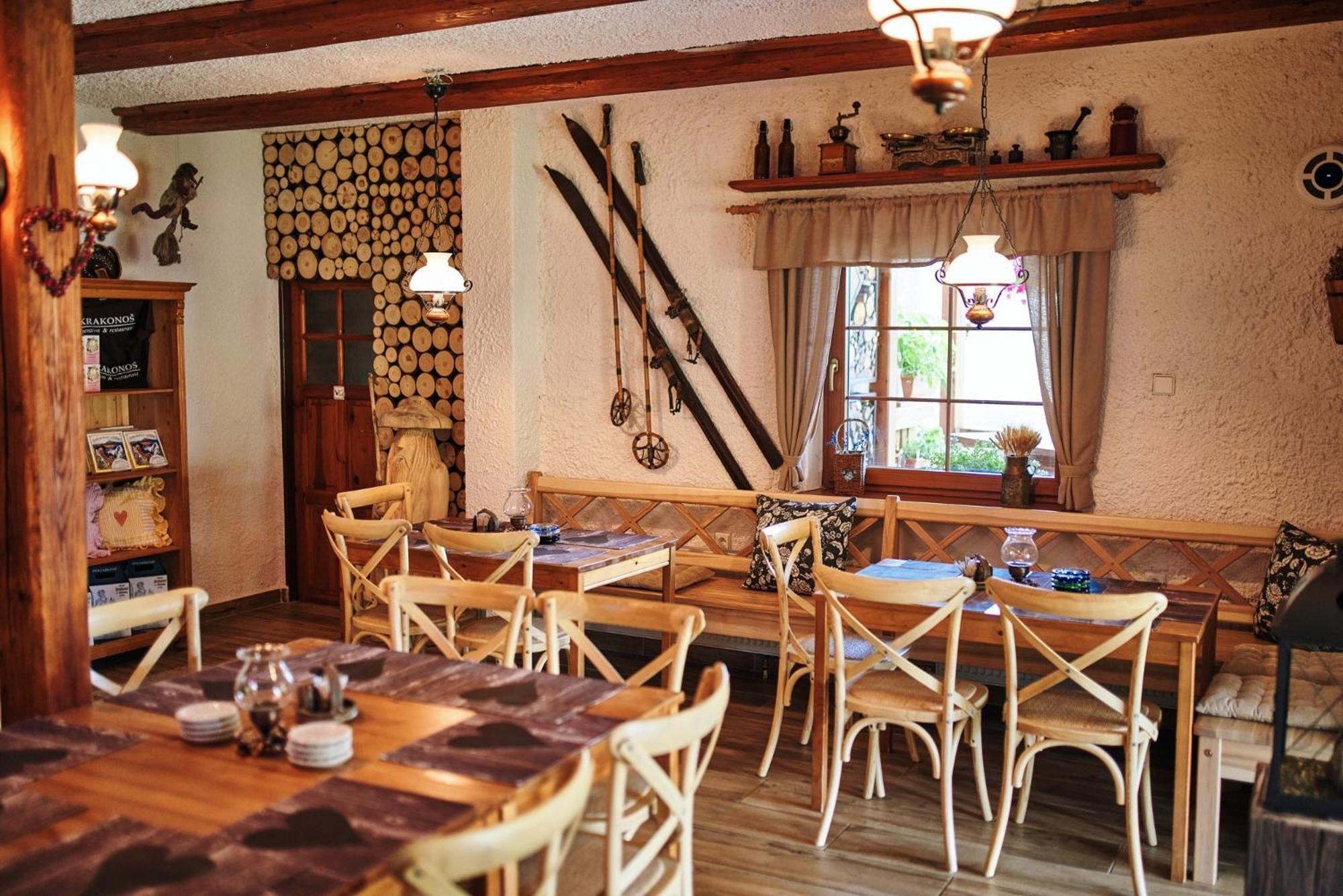 Pension & Restaurant Krakonos ฮาร์ราคอฟ ภายนอก รูปภาพ