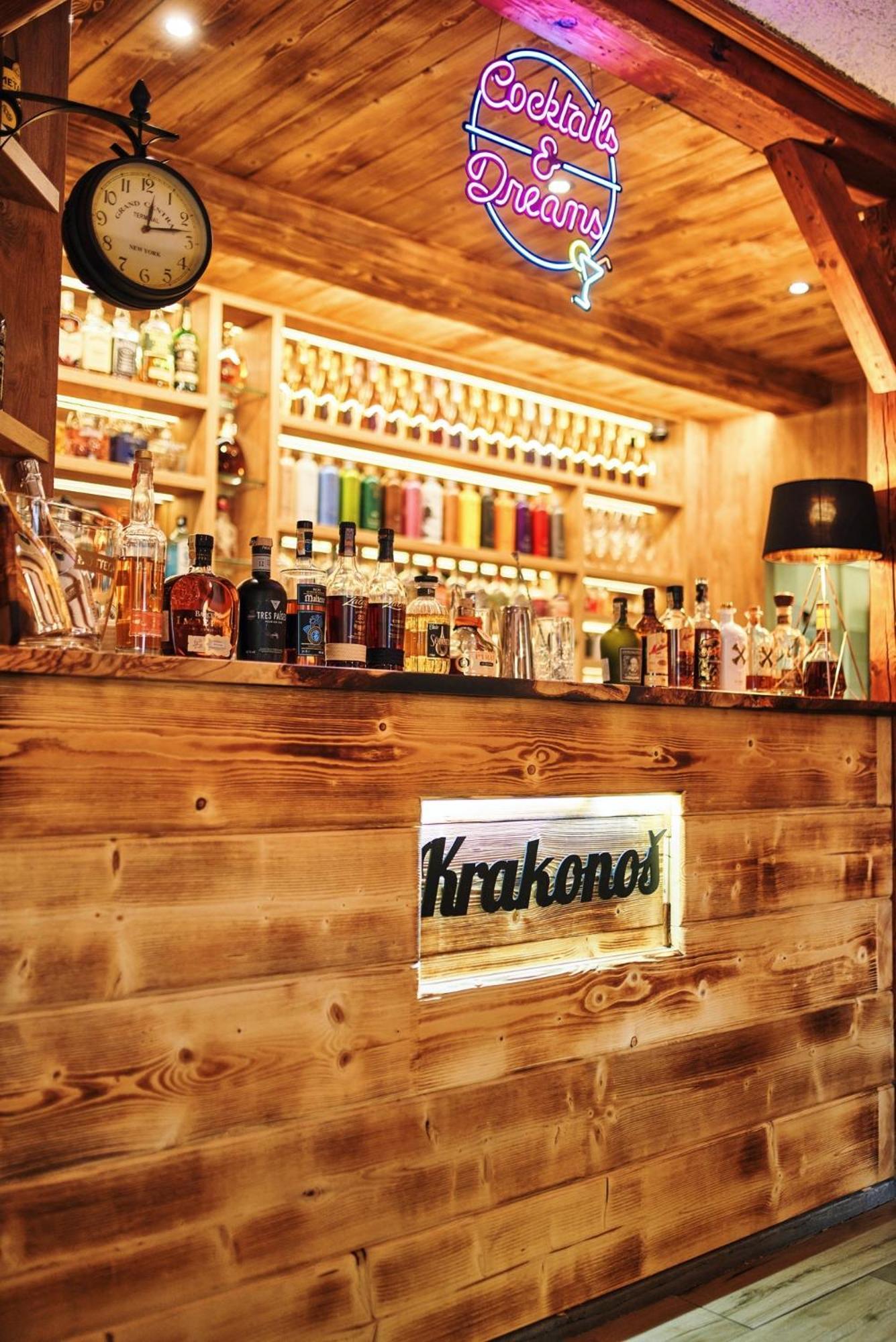 Pension & Restaurant Krakonos ฮาร์ราคอฟ ภายนอก รูปภาพ