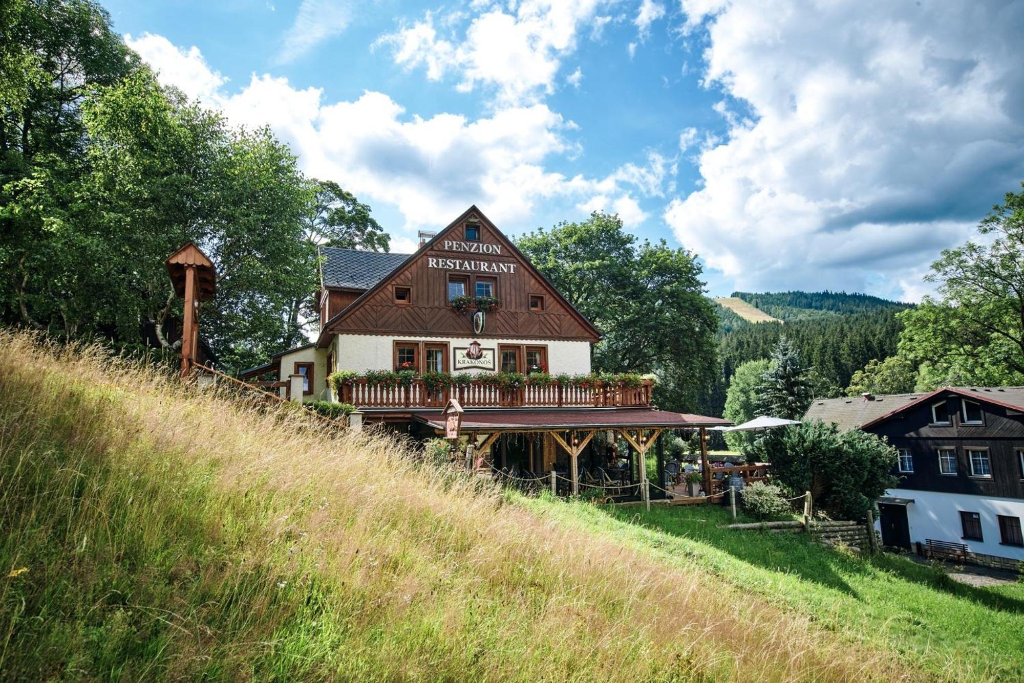 Pension & Restaurant Krakonos ฮาร์ราคอฟ ภายนอก รูปภาพ
