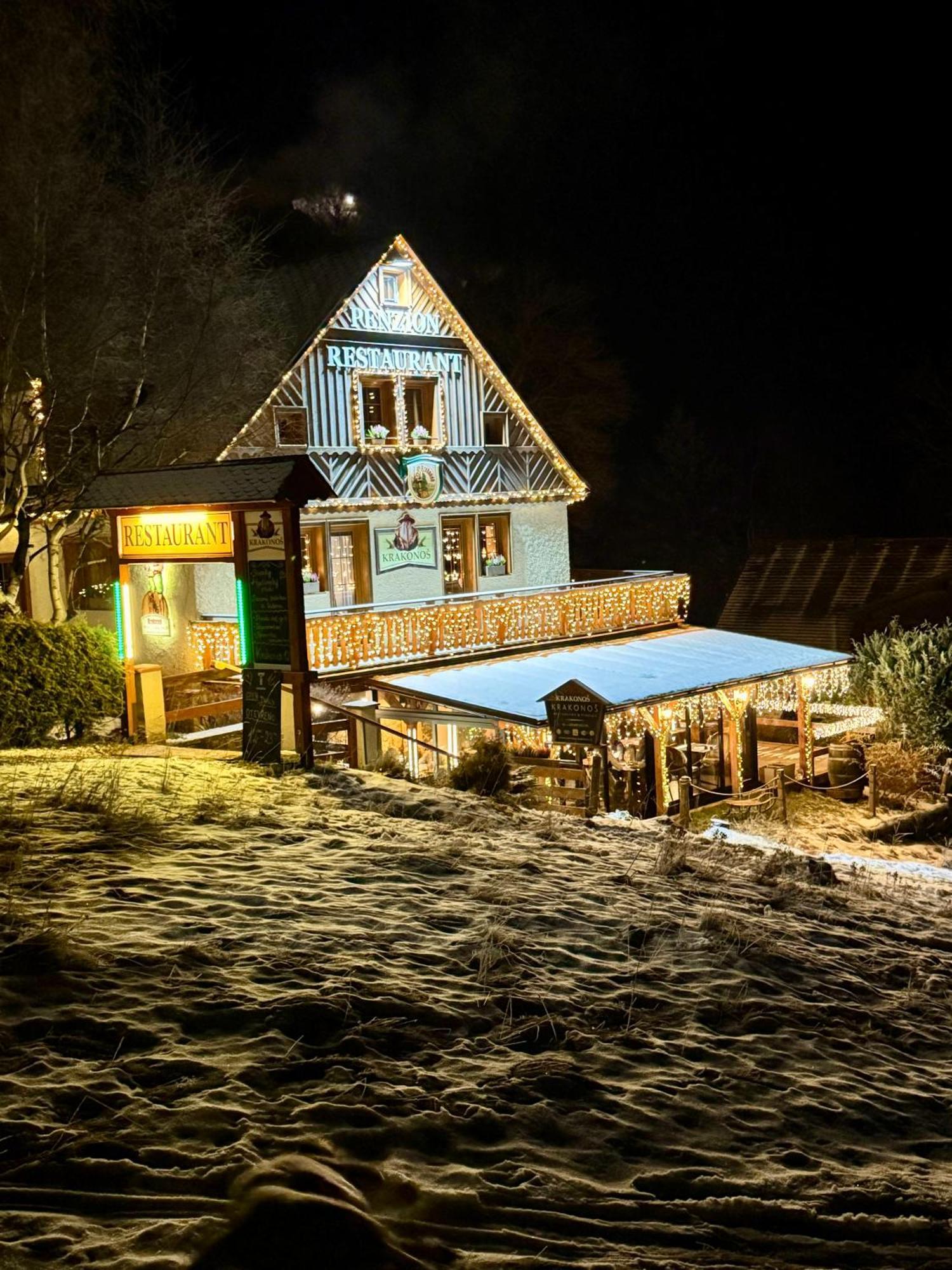 Pension & Restaurant Krakonos ฮาร์ราคอฟ ภายนอก รูปภาพ