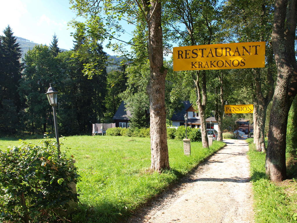 Pension & Restaurant Krakonos ฮาร์ราคอฟ ภายนอก รูปภาพ
